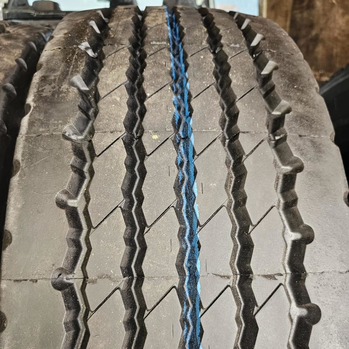 Atjaunotas piekabes ass kravas riepas 385/65 R22.5